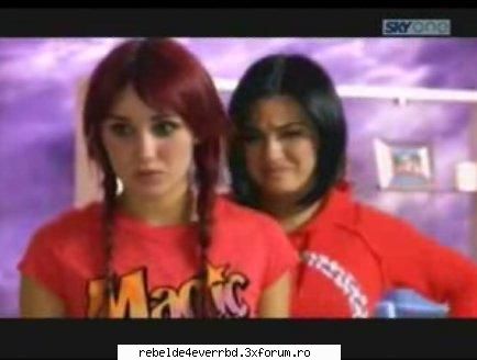 Dulce Maria--Poze - le-a mirosit urat:))=))) - Dulce Maria